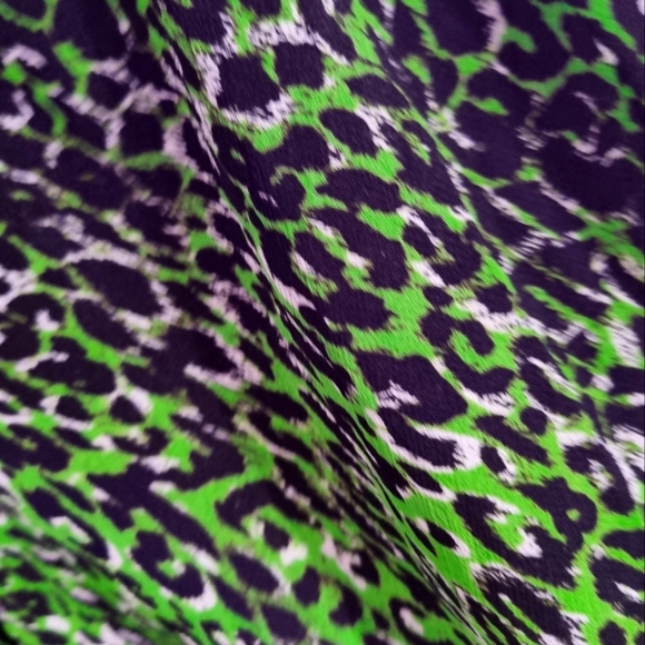 Ladies Green leopard print short Sleeved tea dress. Size 20. Next - Picture 5 of 7